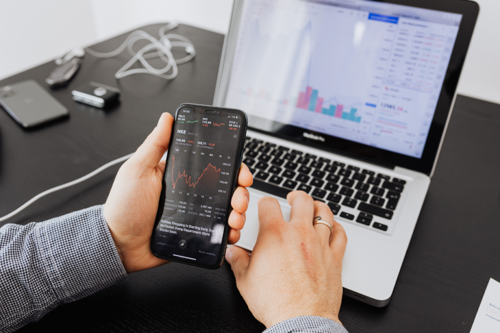 How to invest in stocks for beginners